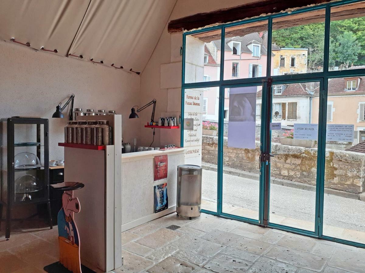 La Ferme De La Fosse Dionne Bed & Breakfast Tonnerre Bagian luar foto